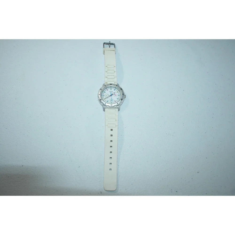 Casio Women's Analog White Glitter Dial Sport Wrist Watch‎ LTP-1328